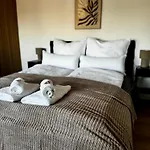 Charmante Mit 2 Schlafzimmern, Smart-tv, Wlan *