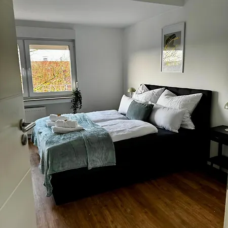 Charmante Mit 2 Schlafzimmern, Smart-tv, Wlan 埃森